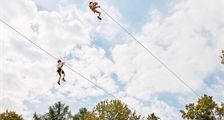 Zip-Wire, die spektakuläre Seilbahnrutsche in Center Parcs De Huttenheugte