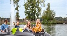 Tretbootfahren in Center Parcs De Huttenheugte
